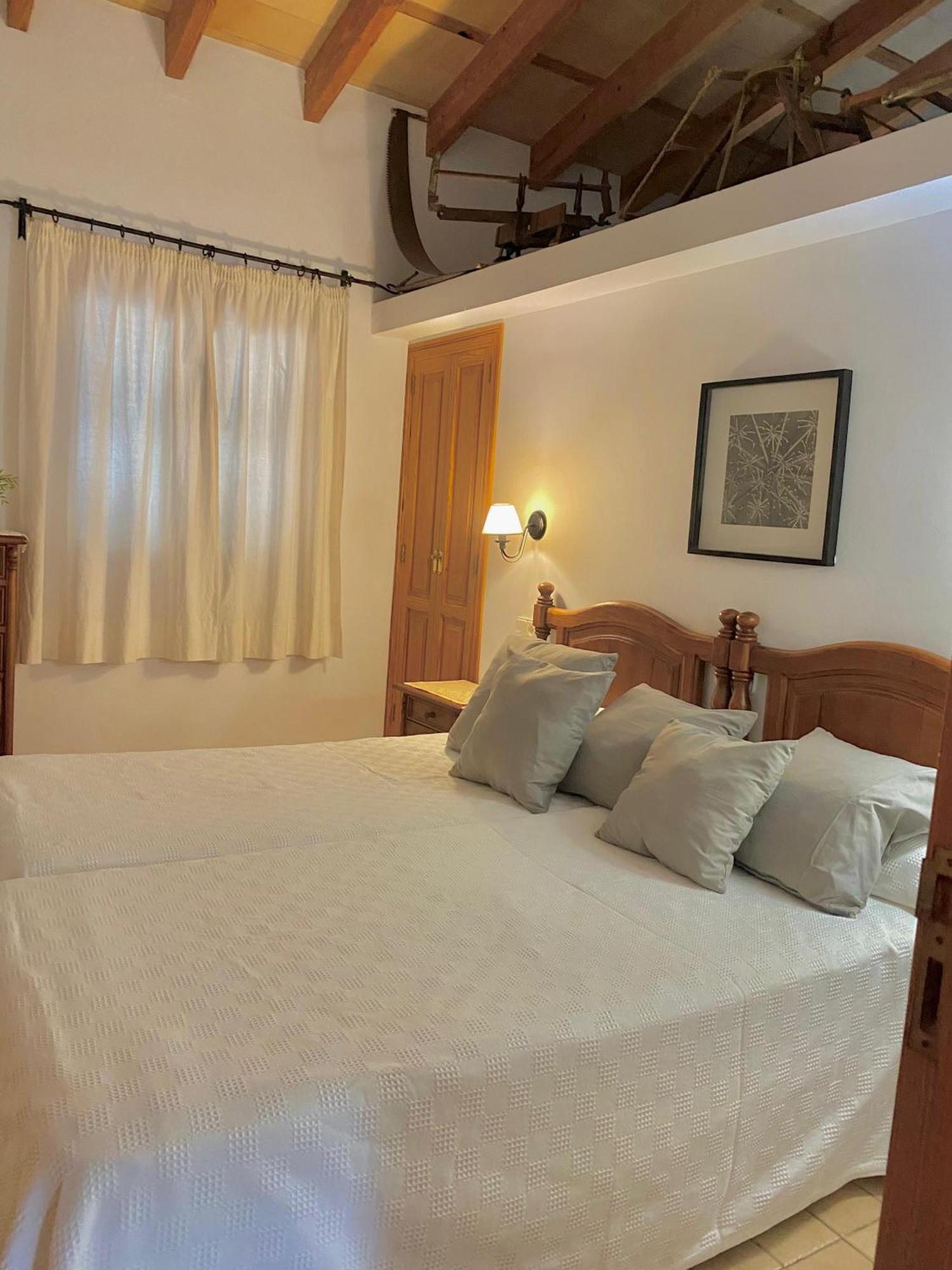 Puerto De Pollensa Villas And Apartments, With Private Mountain Ideal For Runners, Trailers,Near Puerto Pollensa Beach Approximately 5 Minutes Walking, Unique Experience In A Ullal Old Typical Mallorca House With Private Mountain And Near To The Beac Kültér fotó